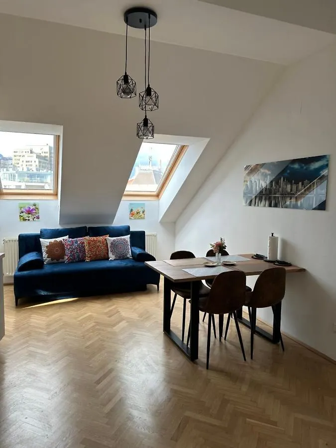 Klimatisiertes Dachgeschoss City Apartment In Zentrum Wiens