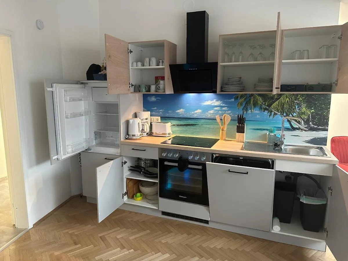 Klimatisiertes Dachgeschoss City Apartment In Zentrum Wiens 0*, Viena