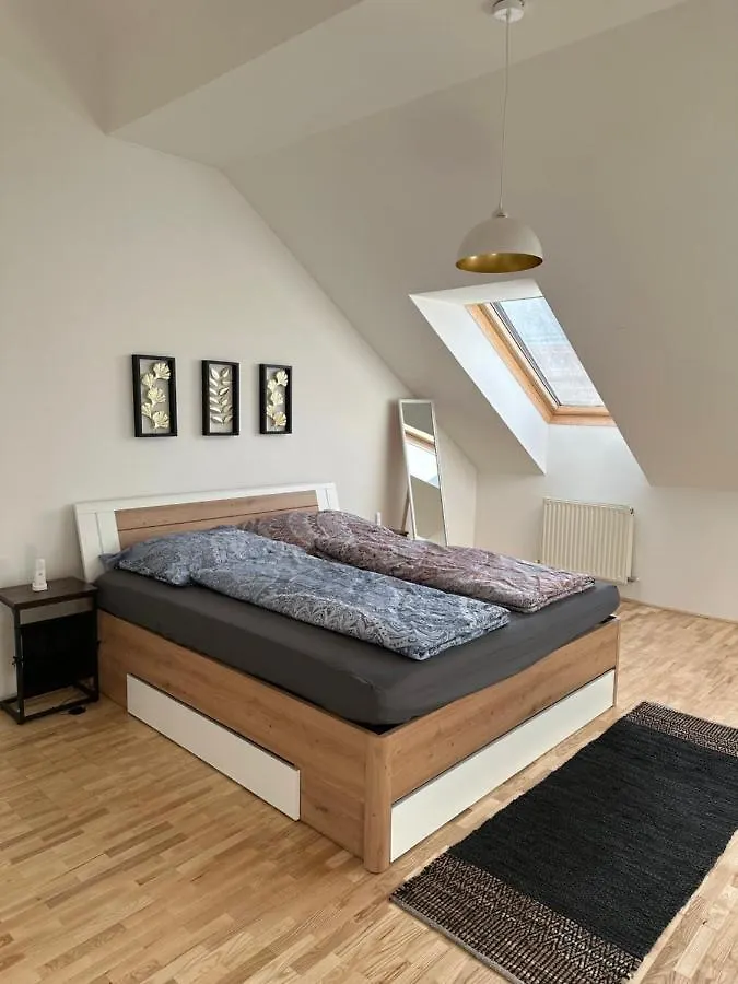Klimatisiertes Dachgeschoss City Apartment In Zentrum Wiens Austria