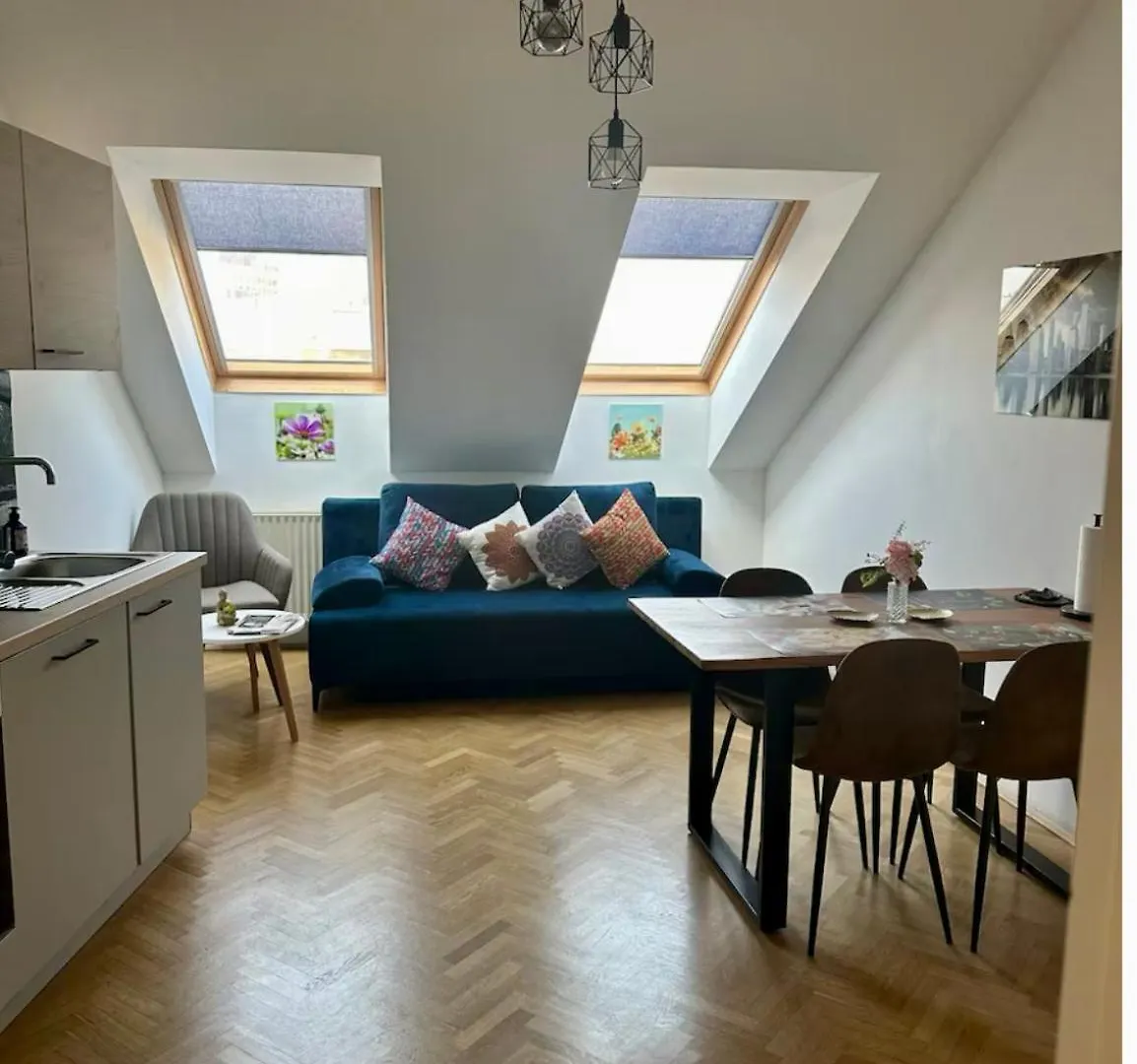 Klimatisiertes Dachgeschoss City Apartment In Zentrum Wiens