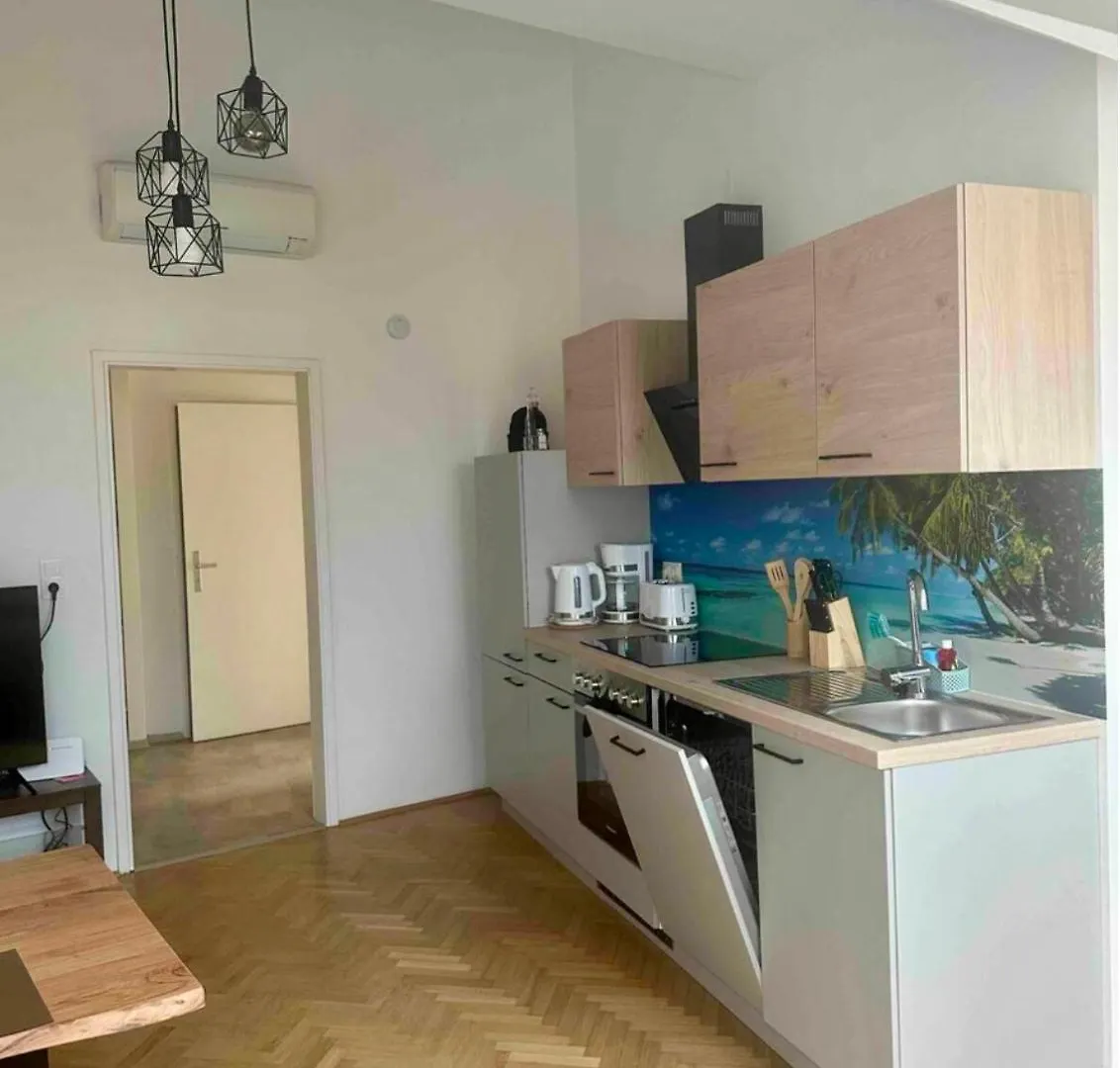 Klimatisiertes Dachgeschoss City Apartment In Zentrum Wiens